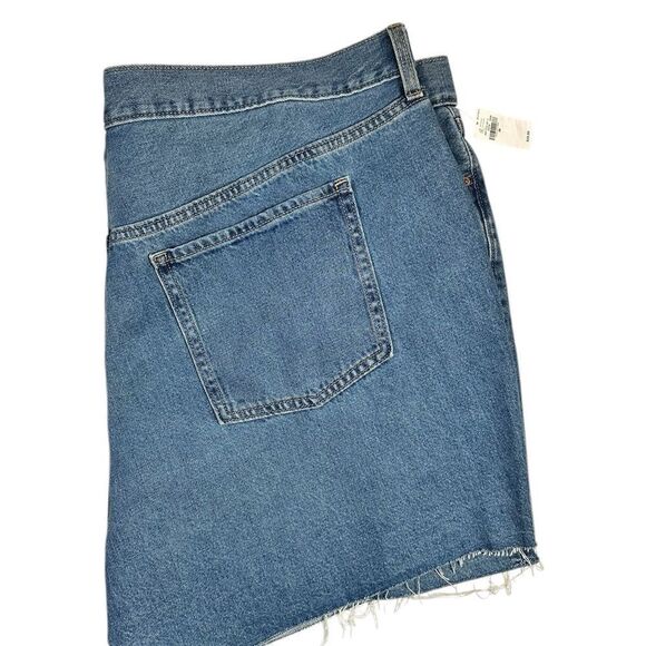 NWT Old Navy Plus Size Curvy Distressed Slouchy Cut Off Denim Shorts - Size 26 - Picture 7 of 10